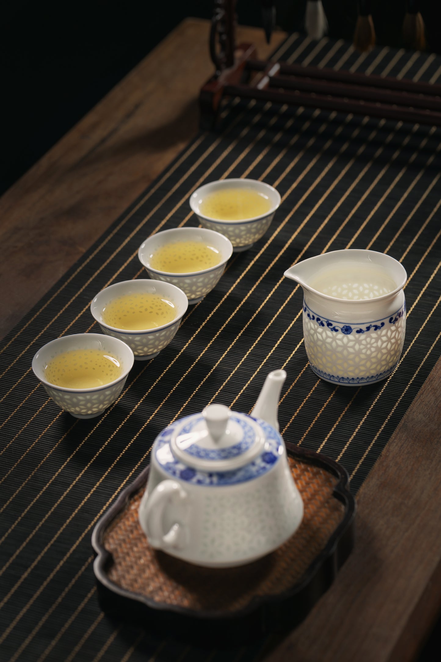 <Shadow of Window> Chinese Tea Set